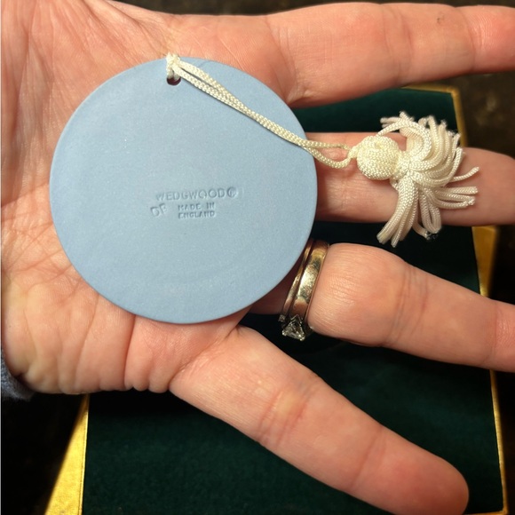 1995 Vintage Wedgwood Jasperware Rocking Horse Ornament - Picture 3 of 5